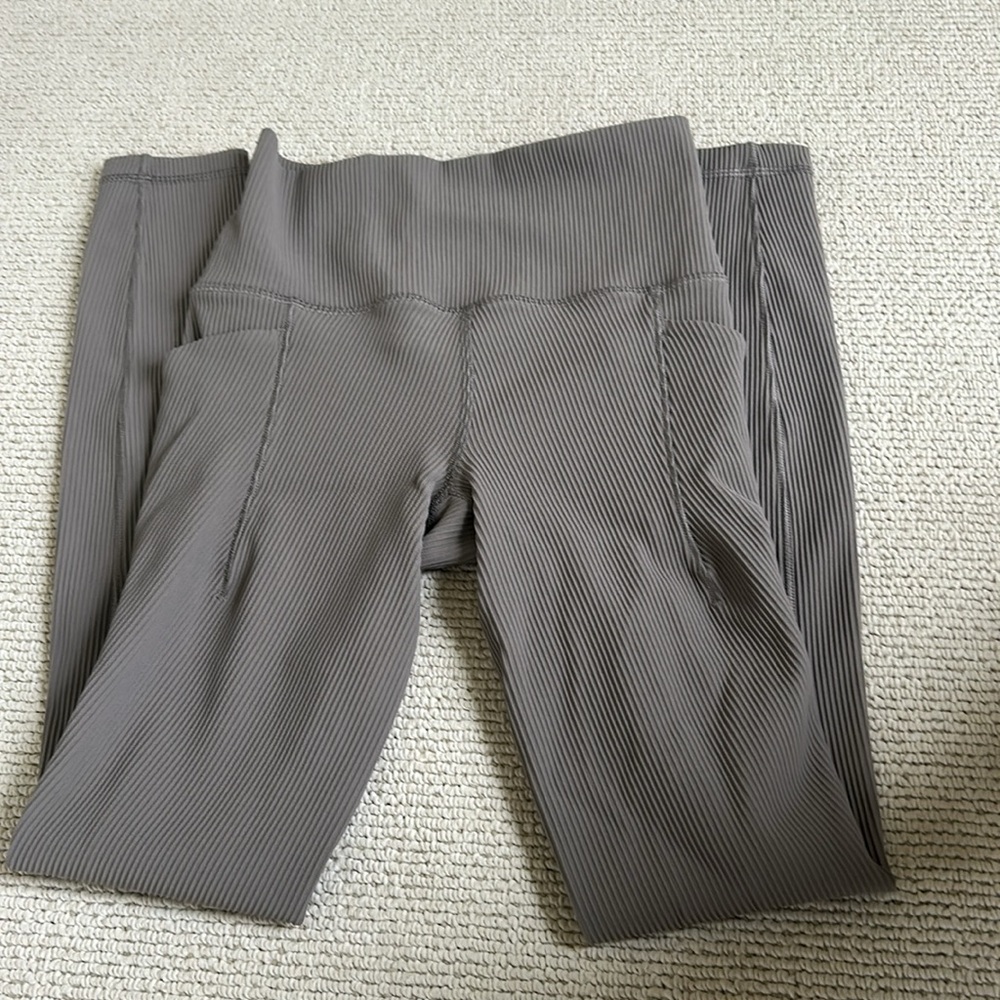Athleta Ribbed Leggings in Taupe, XS Tall🌿